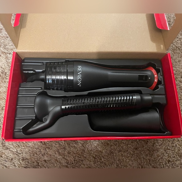 Revlon One-Step Blowout Curls - Picture 10 of 16